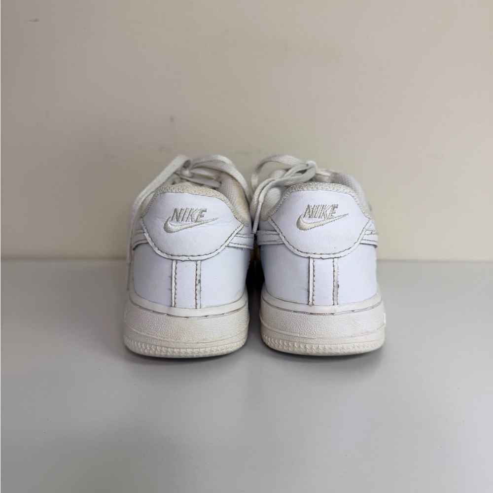 Nike: Kids White Force 1 LE Sneakers, Size 1.5 - Picture 6 of 10
